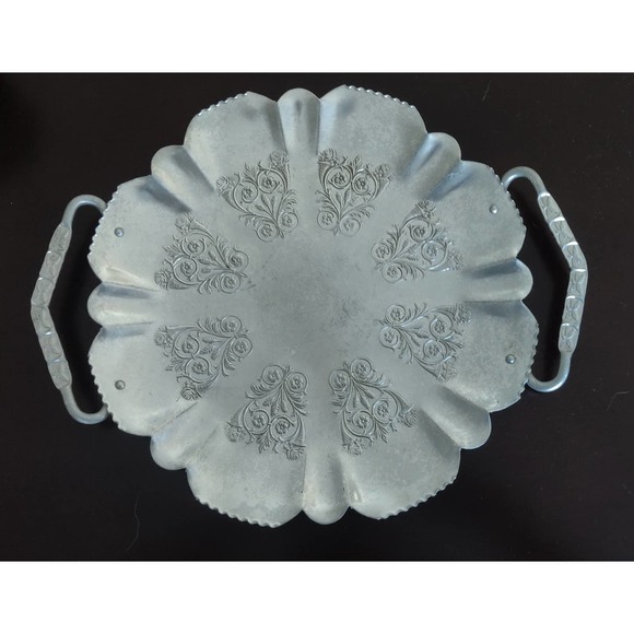 Scalloped Handled Aluminum Serving Tray - Picture 1 of 3